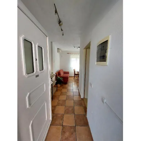 Dobric Apartment *